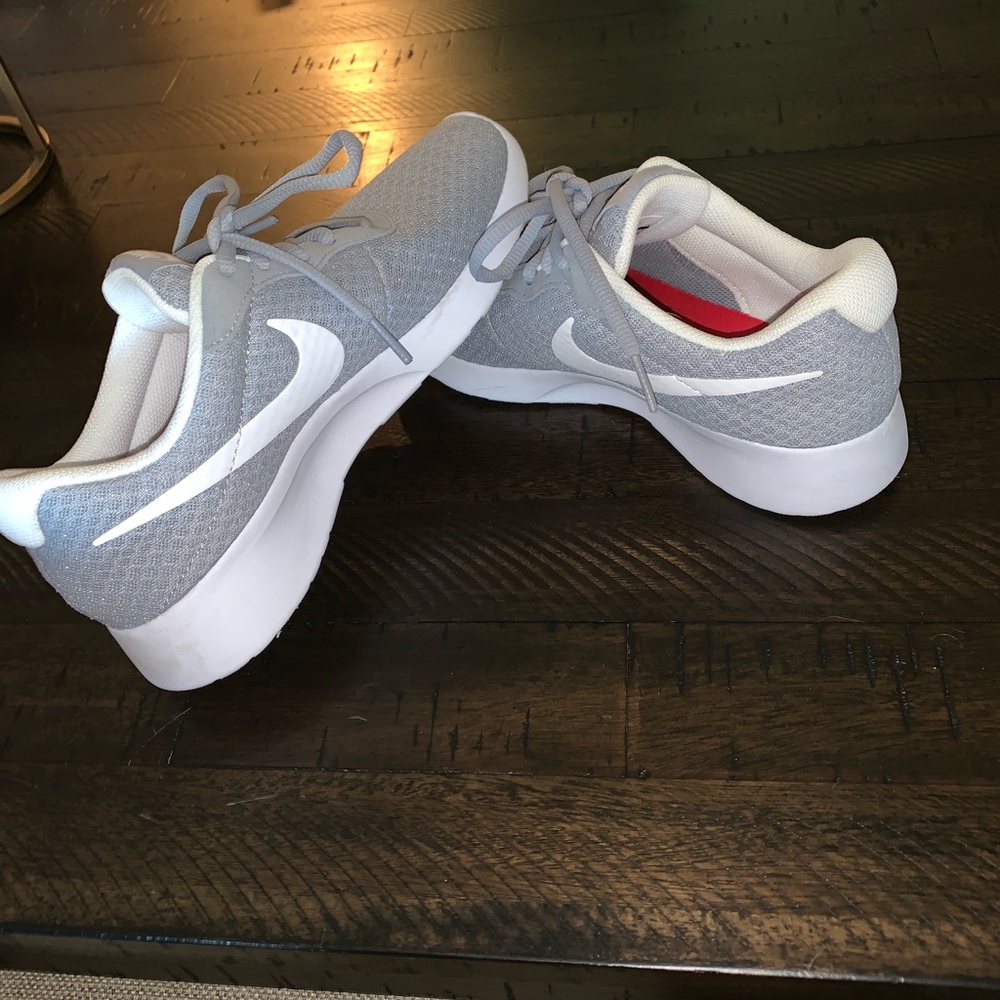 Nike Tennis Shoes
